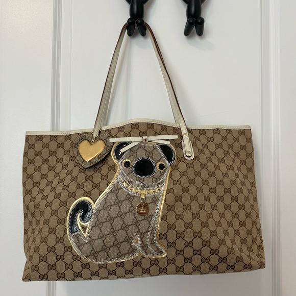 Gucci Classic Monogram Canvas Tote Bag with Oliver Dog (Limited Edition) - Picture 9 of 10